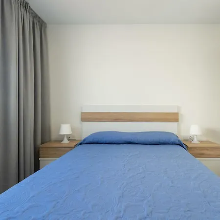 2 Min Walk To - Private Terrace - Some With Sea Views Apartment